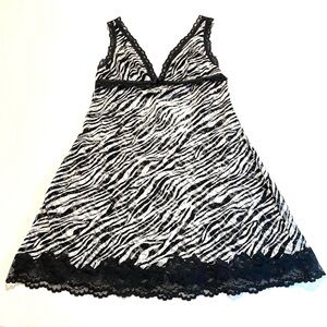 Victoria’s Secret Very Sexy Stretchy Lace Open Back Zebra‎ Slip Dress size L